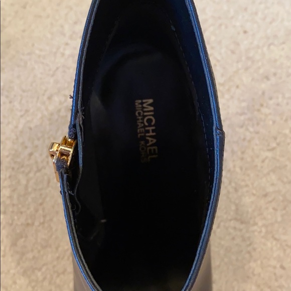 Michael Kors Antonia Bootie - Picture 7 of 8